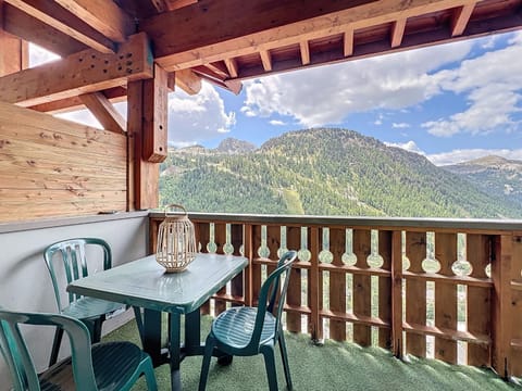 Balcony/Terrace, Mountain view