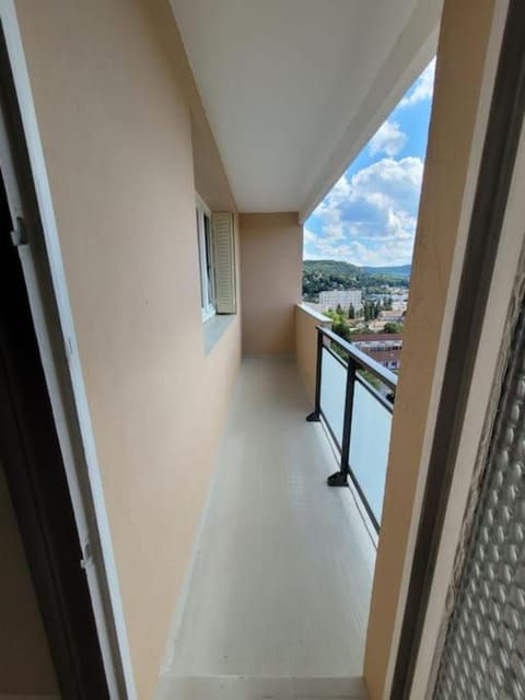 Appart Familial, prox Gare & Centre-ville, garage Apartment in Besançon