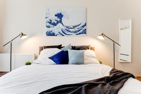 Bed, Photo of the whole room, Bedroom