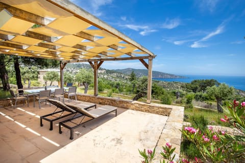 Patio, Day, Natural landscape, View (from property/room), Balcony/Terrace, Dining area, Mountain view, Sea view, Swimming pool, sunbed