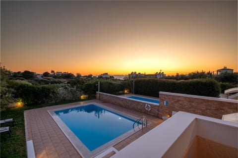 View (from property/room), Garden view, Swimming pool, Swimming pool