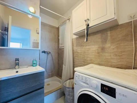 Shower, washing machine