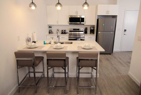 Serenity Townhouse Private Pool and Pet-Friendly House in Loughman