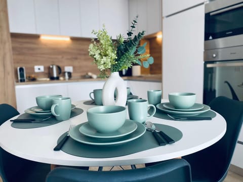 Coffee/tea facilities, Dining area
