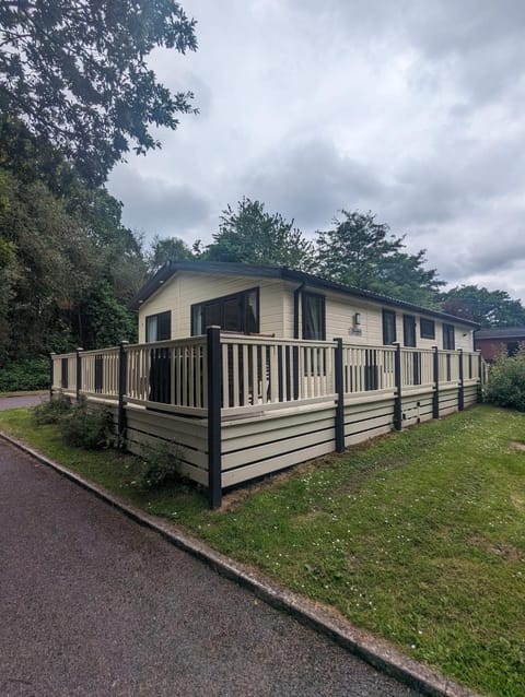 Property building, Day, Natural landscape