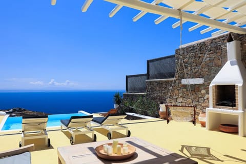 Natural landscape, View (from property/room), Balcony/Terrace, Pool view, Sea view, Swimming pool, sunbed