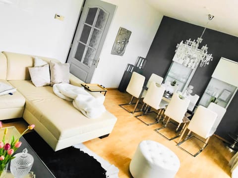 Living room, Seating area, Dining area
