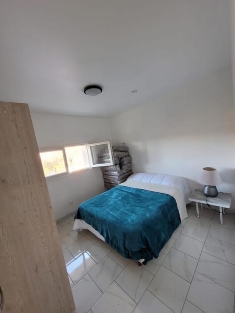 Maisonnette avec jardin piscine non accessible Bed and Breakfast in Marseille