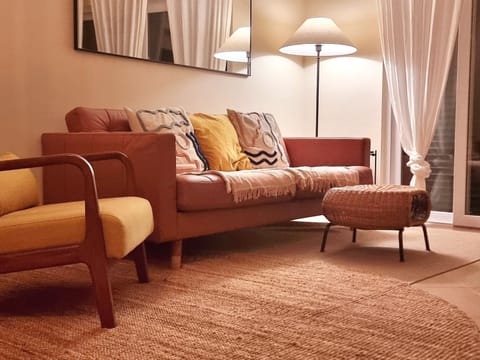 Night, Seating area
