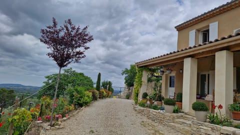 Le Jardin des Oliviers Vacation rental in Apt