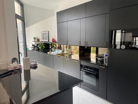 Maison de caractère Le Mans 3 min à pieds gare et tram, proche centre ville House in Le Mans