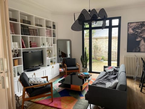 Maison de caractère Le Mans 3 min à pieds gare et tram, proche centre ville House in Le Mans