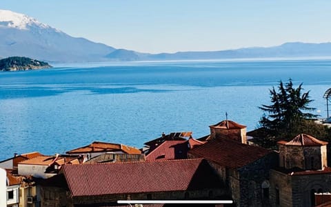 View (from property/room), City view, Lake view, Lake view, Mountain view, Mountain view