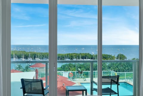 Astonishing SEA VIEW Studio in Grove Apartment hotel in Coconut Grove