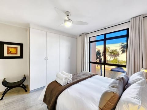 Shower, Bed, Bathroom, Photo of the whole room, Bedroom, wardrobe