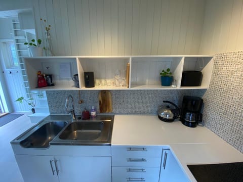 The Little Red Cabin Lofoten Cabin in Lofoten