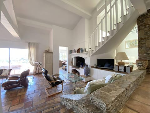 Villa 4 chambres avec piscine privée et climatisation - FR-1-100-339 Villa in Cavalaire-sur-Mer