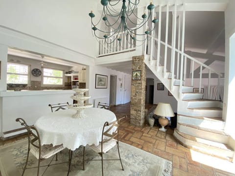 Villa 4 chambres avec piscine privée et climatisation - FR-1-100-339 Villa in Cavalaire-sur-Mer