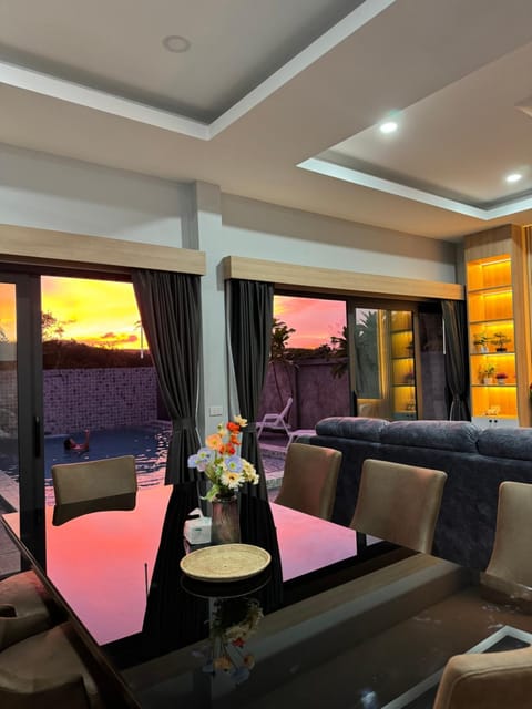 Sun Ray Private Pool villa 3 bed Villa in Krabi Changwat