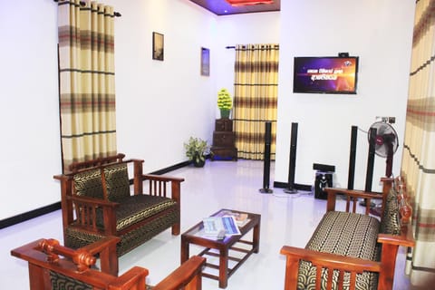 Communal lounge/ TV room, TV and multimedia, Living room, Seating area, Evening entertainment