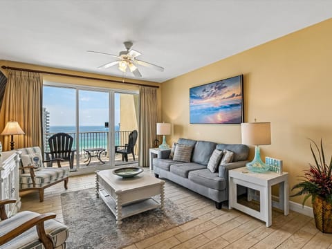 View (from property/room), Balcony/Terrace, Living room, Seating area, Sea view, furniture