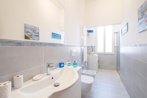 Piombino Apartments Casa De Amicis Apartment in Piombino