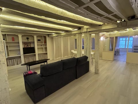 Communal lounge/ TV room, TV and multimedia, Living room, Seating area