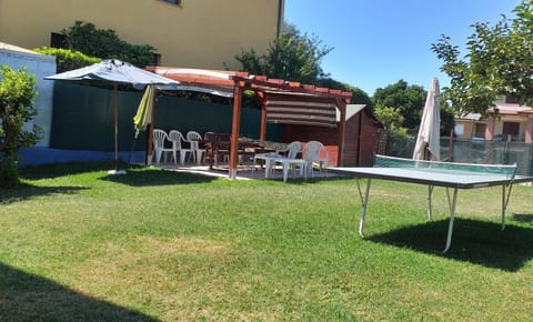 Table tennis, sunbed