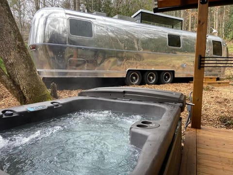 Airstream w Bathtub, River, & Hot Tub House in Pisgah Forest