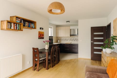 Library, Kitchen or kitchenette, Living room, Seating area, Dining area