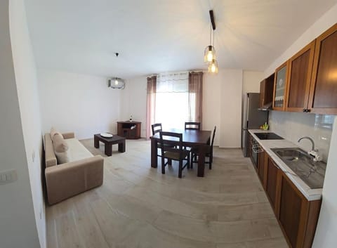 Kitchen or kitchenette, Living room, Seating area, Dining area, oven