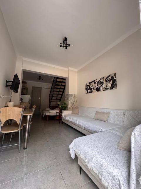 TV and multimedia, Living room, Photo of the whole room, Seating area