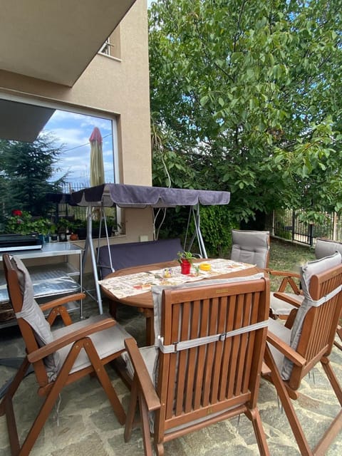 Luxury Seaside Villa with Jacuzzi & Garden - Varna House in Varna