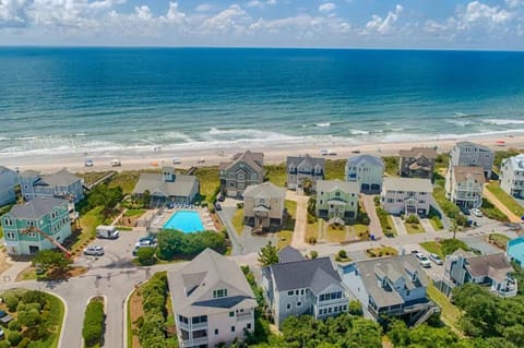 Sea La Vie House in Village of Stump Sound