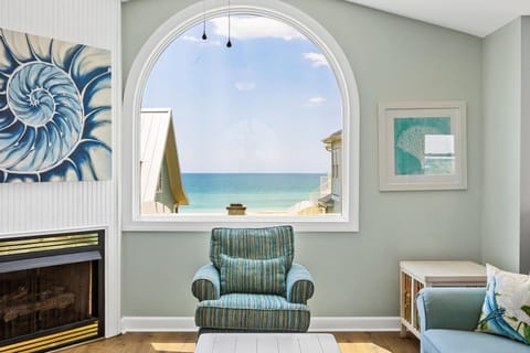 Sea La Vie House in Village of Stump Sound