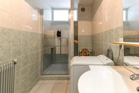 Studio très spacieux- vue imprenable sur le lac Apartment in Aix-les-Bains