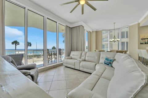 Beautiful Spacious Penthouse 2 Story Beach Front Condo Sleeps 12! House in Destin