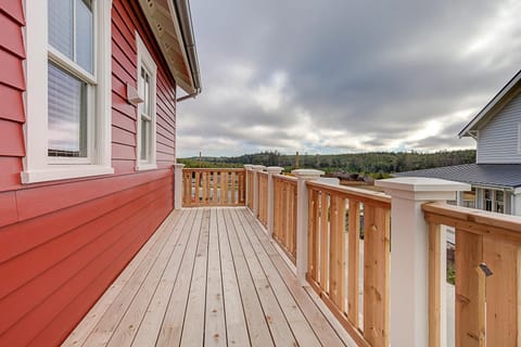 Property building, Day, Natural landscape, View (from property/room), Balcony/Terrace