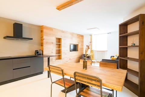 TV and multimedia, Kitchen or kitchenette, Seating area