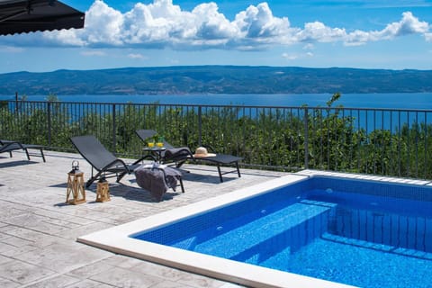 Property building, Garden, Beach, Sea view, Swimming pool