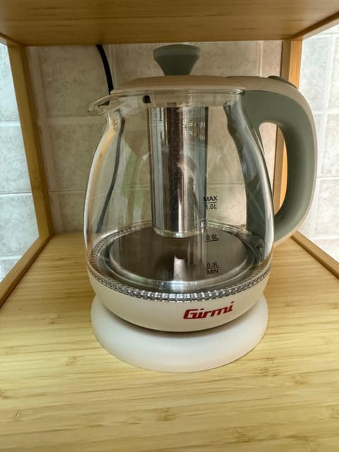 Coffee/tea facilities, Kitchen or kitchenette