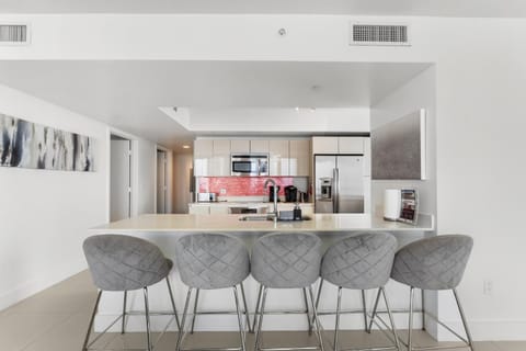 Kitchen or kitchenette, Dining area, oven, stove, toaster