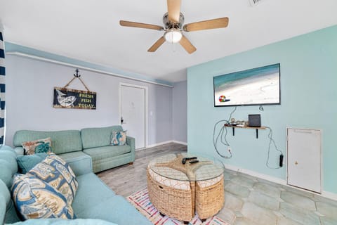 Bikini Bottom Both Sides House in West Beach