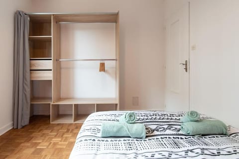 Appartement rénové pour 6 avec parking Apartment in Villeurbanne