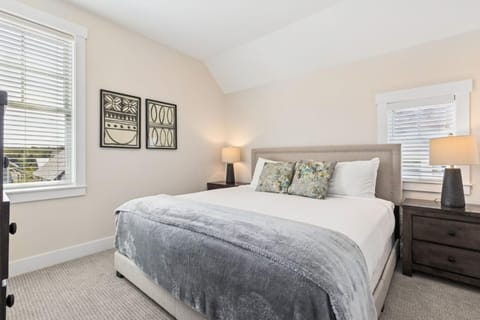 Oceans Roar by Seabrook Hospitality House in Seabrook