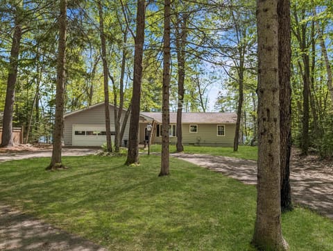 Dollar II Lakefront Retreat in Eagle River WI House in Wisconsin