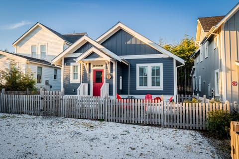 Property building, Day, Neighbourhood