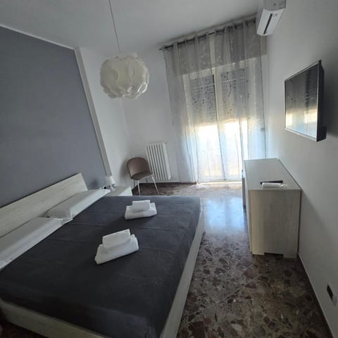 Property building, TV and multimedia, Bedroom, internet, towels, air conditioner