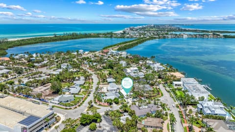Luxe Oasis - 517 House in Saint Armands Key