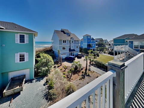 Summer Wynd House in Village of Stump Sound